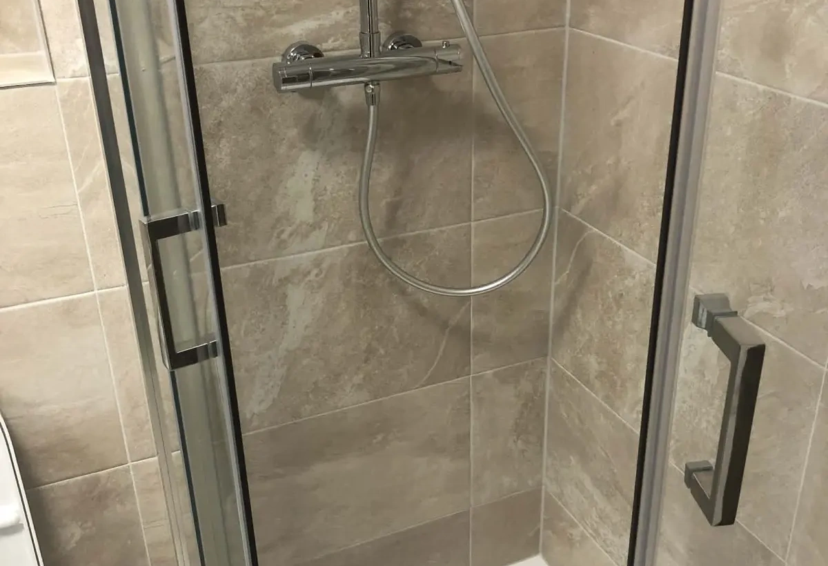 Choosing a Bathroom Fitter: What to Look for in High Standards & Professional Installers